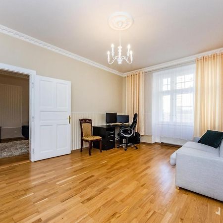 Prostorny Tripokojovy Apartman U Nabrezi Vltavy Apartment Prague Ngoại thất bức ảnh