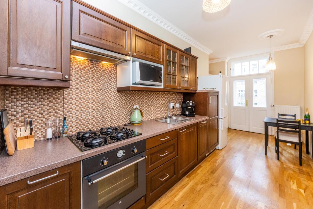 Prostorny Tripokojovy Apartman U Nabrezi Vltavy Apartment Prague Ngoại thất bức ảnh