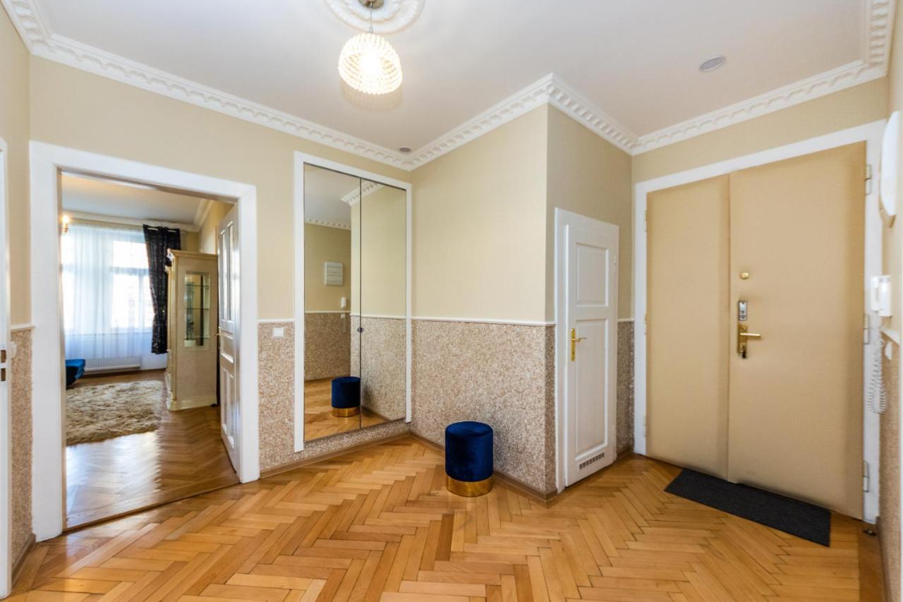 Prostorny Tripokojovy Apartman U Nabrezi Vltavy Apartment Prague Ngoại thất bức ảnh